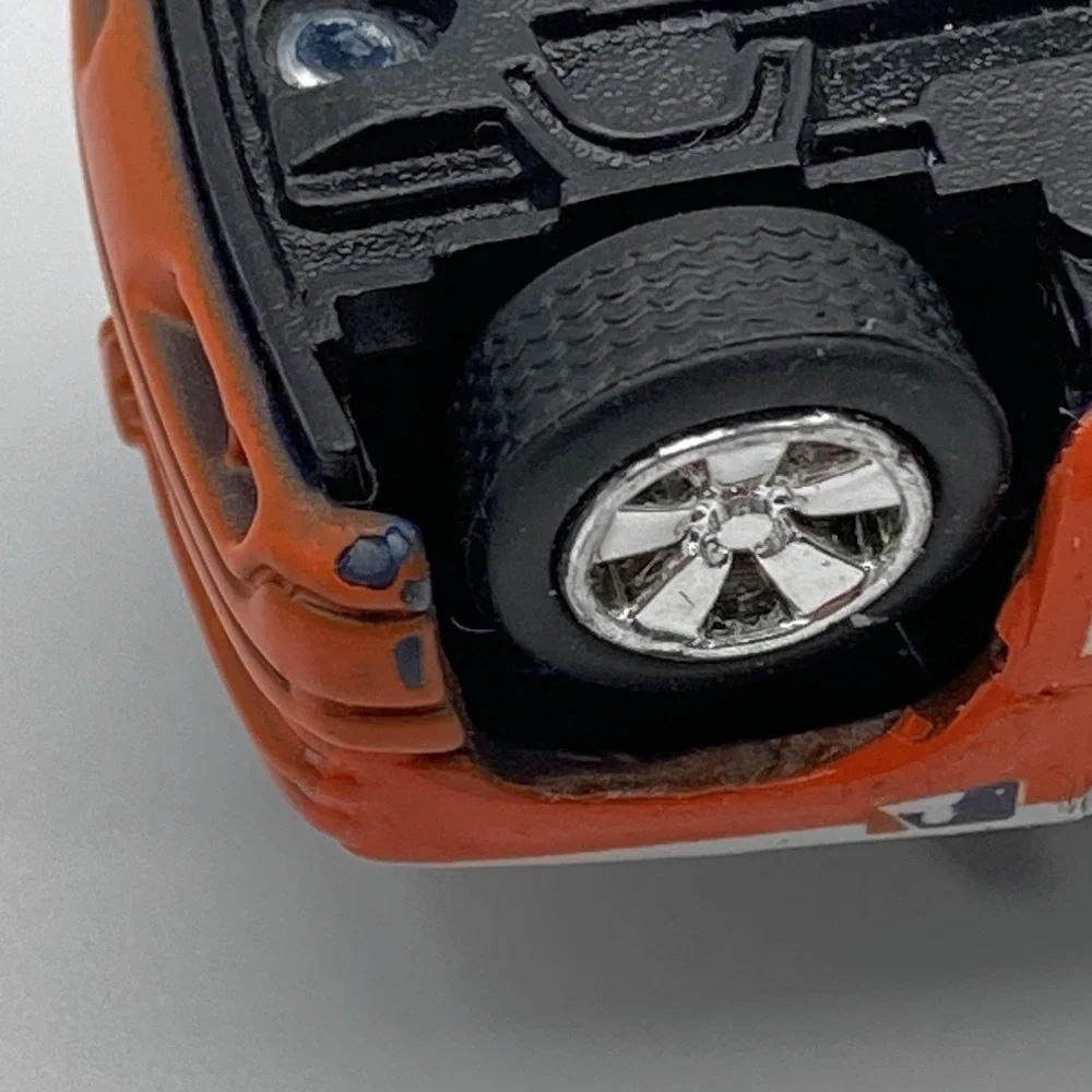 Motormax 2000 Chevy Suburban Detroit Tigers MLB Diecast Car 1:64 Scale 6030